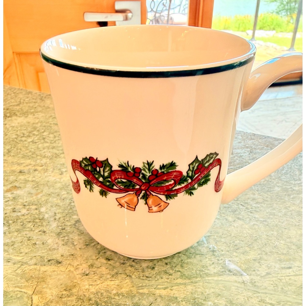 Johnson Brothers Victorian Christmas Jumbo Coffee Mug Holly Ribbon Bells England